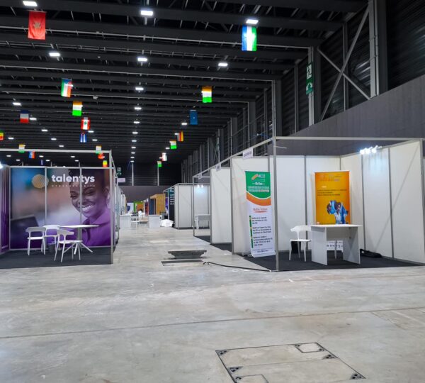 Ayuf Holding Côte d’Ivoire – expert en bâtiments modulaires, structures temporaires et solutions événementielles