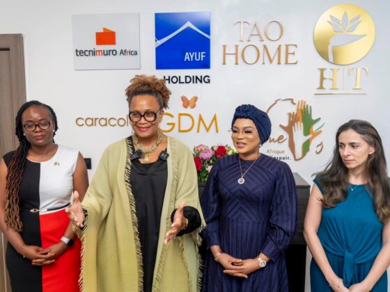 Visite de son excellence Mme DAVIS BA, ambassadeur des États-Unis en Côte d&rsquo;Ivoire chez AYUF HOLDING